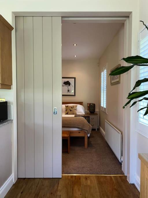 Adorable One Bedroom Apartment With Balcony Newtownards Eksteriør billede