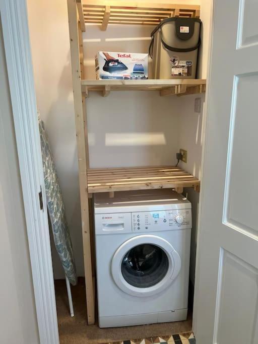 Adorable One Bedroom Apartment With Balcony Newtownards Eksteriør billede